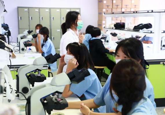 ภาพกิจกรรม  คณะวิทยาศาสตร์และเทคโนโลยี จัดกิจกรรมสร้างเสริมทักษะกระบวนการทางวิทยาศาสตร์สู่มาตรฐานสากล ให้กับนักเรียนระดับชั้นมัธยมศึกษาปีที่ 5 โรงเรียนตากพิทยาคม