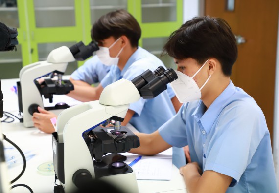 ภาพกิจกรรม  คณะวิทยาศาสตร์และเทคโนโลยี จัดกิจกรรมสร้างเสริมทักษะกระบวนการทางวิทยาศาสตร์สู่มาตรฐานสากล ให้กับนักเรียนระดับชั้นมัธยมศึกษาปีที่ 5 โรงเรียนตากพิทยาคม