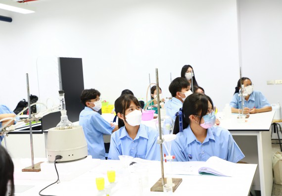 ภาพกิจกรรม  คณะวิทยาศาสตร์และเทคโนโลยี จัดกิจกรรมสร้างเสริมทักษะกระบวนการทางวิทยาศาสตร์สู่มาตรฐานสากล ให้กับนักเรียนระดับชั้นมัธยมศึกษาปีที่ 5 โรงเรียนตากพิทยาคม