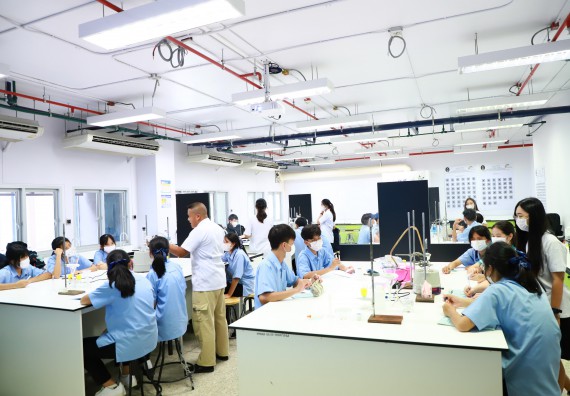 ภาพกิจกรรม  คณะวิทยาศาสตร์และเทคโนโลยี จัดกิจกรรมสร้างเสริมทักษะกระบวนการทางวิทยาศาสตร์สู่มาตรฐานสากล ให้กับนักเรียนระดับชั้นมัธยมศึกษาปีที่ 5 โรงเรียนตากพิทยาคม