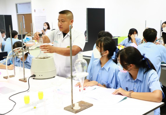 ภาพกิจกรรม  คณะวิทยาศาสตร์และเทคโนโลยี จัดกิจกรรมสร้างเสริมทักษะกระบวนการทางวิทยาศาสตร์สู่มาตรฐานสากล ให้กับนักเรียนระดับชั้นมัธยมศึกษาปีที่ 5 โรงเรียนตากพิทยาคม