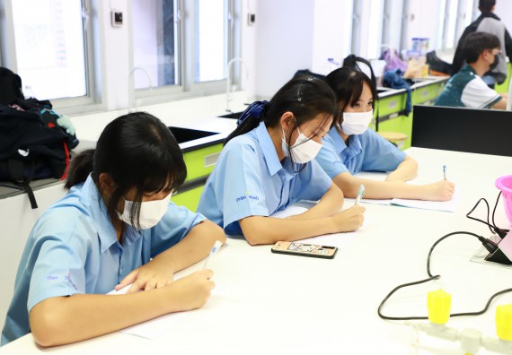 ภาพกิจกรรม  คณะวิทยาศาสตร์และเทคโนโลยี จัดกิจกรรมสร้างเสริมทักษะกระบวนการทางวิทยาศาสตร์สู่มาตรฐานสากล ให้กับนักเรียนระดับชั้นมัธยมศึกษาปีที่ 5 โรงเรียนตากพิทยาคม