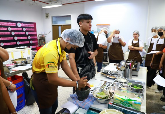 ภาพกิจกรรม  โปรแกรมวิชาวิทยาศาสตร์และเทคโนโลยีการอาหาร จัดกิจกรรมอบรมเชิงปฏิบัติการ เรื่อง การพัฒนาผู้เรียนตามผลการเรียนรู้ที่คาดหวังของหลักสูตรวิทยาศาสตรบัณฑิต สาขาวิชานวัตกรรมและธุรกิจอาหาร