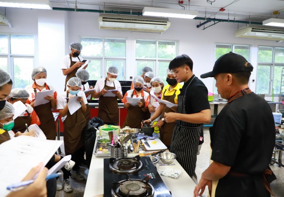 ภาพกิจกรรม  โปรแกรมวิชาวิทยาศาสตร์และเทคโนโลยีการอาหาร จัดกิจกรรมอบรมเชิงปฏิบัติการ เรื่อง การพัฒนาผู้เรียนตามผลการเรียนรู้ที่คาดหวังของหลักสูตรวิทยาศาสตรบัณฑิต สาขาวิชานวัตกรรมและธุรกิจอาหาร