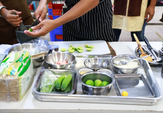 ภาพกิจกรรม  โปรแกรมวิชาวิทยาศาสตร์และเทคโนโลยีการอาหาร จัดกิจกรรมอบรมเชิงปฏิบัติการ เรื่อง การพัฒนาผู้เรียนตามผลการเรียนรู้ที่คาดหวังของหลักสูตรวิทยาศาสตรบัณฑิต สาขาวิชานวัตกรรมและธุรกิจอาหาร