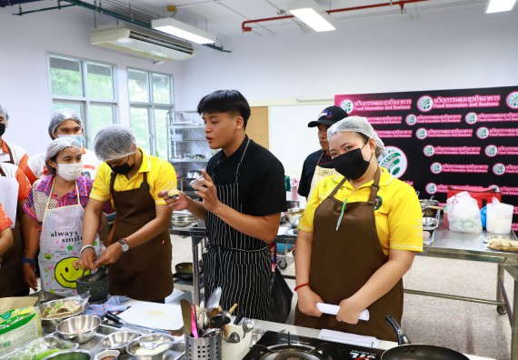 ภาพกิจกรรม  โปรแกรมวิชาวิทยาศาสตร์และเทคโนโลยีการอาหาร จัดกิจกรรมอบรมเชิงปฏิบัติการ เรื่อง การพัฒนาผู้เรียนตามผลการเรียนรู้ที่คาดหวังของหลักสูตรวิทยาศาสตรบัณฑิต สาขาวิชานวัตกรรมและธุรกิจอาหาร