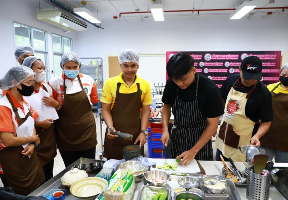 ภาพกิจกรรม  โปรแกรมวิชาวิทยาศาสตร์และเทคโนโลยีการอาหาร จัดกิจกรรมอบรมเชิงปฏิบัติการ เรื่อง การพัฒนาผู้เรียนตามผลการเรียนรู้ที่คาดหวังของหลักสูตรวิทยาศาสตรบัณฑิต สาขาวิชานวัตกรรมและธุรกิจอาหาร