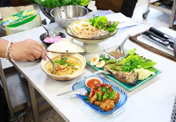 ภาพกิจกรรม  โปรแกรมวิชาวิทยาศาสตร์และเทคโนโลยีการอาหาร จัดกิจกรรมอบรมเชิงปฏิบัติการ เรื่อง การพัฒนาผู้เรียนตามผลการเรียนรู้ที่คาดหวังของหลักสูตรวิทยาศาสตรบัณฑิต สาขาวิชานวัตกรรมและธุรกิจอาหาร