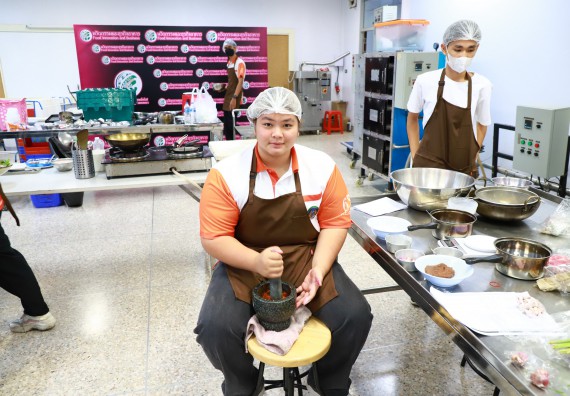 ภาพกิจกรรม  โปรแกรมวิชาวิทยาศาสตร์และเทคโนโลยีการอาหาร จัดกิจกรรมอบรมเชิงปฏิบัติการ เรื่อง การพัฒนาผู้เรียนตามผลการเรียนรู้ที่คาดหวังของหลักสูตรวิทยาศาสตรบัณฑิต สาขาวิชานวัตกรรมและธุรกิจอาหาร