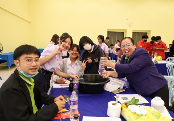 ภาพกิจกรรม อบรมเชิงปฏิบัติการ เรื่อง STEM เพื่อพัฒนาและยกระดับชุมชน