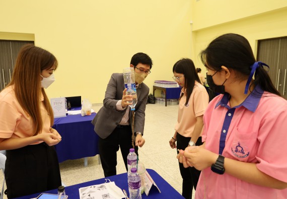 ภาพกิจกรรม อบรมเชิงปฏิบัติการ เรื่อง STEM เพื่อพัฒนาและยกระดับชุมชน