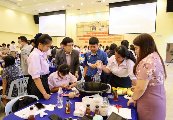 ภาพกิจกรรม อบรมเชิงปฏิบัติการ เรื่อง STEM เพื่อพัฒนาและยกระดับชุมชน