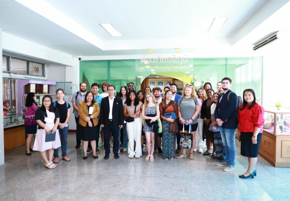 ภาพกิจกรรม  คณะวิทยาศาสตร์และเทคโนโลยี ต้อนรับคณะอาจารย์และนักศึกษาจาก Georgia Gwinnett College ประเทศสหรัฐอเมริกา