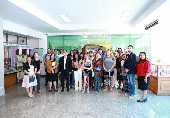 ภาพกิจกรรม  คณะวิทยาศาสตร์และเทคโนโลยี ต้อนรับคณะอาจารย์และนักศึกษาจาก Georgia Gwinnett College ประเทศสหรัฐอเมริกา