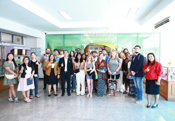 ภาพกิจกรรม  คณะวิทยาศาสตร์และเทคโนโลยี ต้อนรับคณะอาจารย์และนักศึกษาจาก Georgia Gwinnett College ประเทศสหรัฐอเมริกา