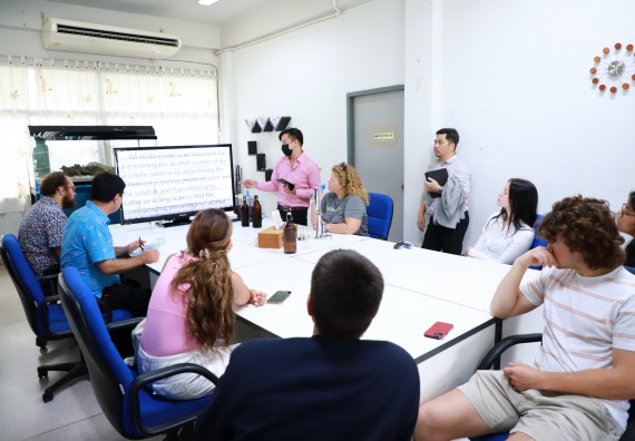 ภาพกิจกรรม  คณะวิทยาศาสตร์และเทคโนโลยี ต้อนรับคณะอาจารย์และนักศึกษาจาก Georgia Gwinnett College ประเทศสหรัฐอเมริกา