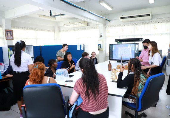 ภาพกิจกรรม  คณะวิทยาศาสตร์และเทคโนโลยี ต้อนรับคณะอาจารย์และนักศึกษาจาก Georgia Gwinnett College ประเทศสหรัฐอเมริกา