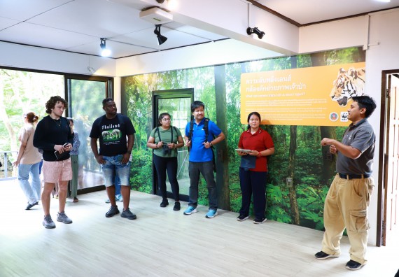 ภาพกิจกรรม  คณะวิทยาศาสตร์และเทคโนโลยี นำอาจารย์และนักศึกษาจาก Georgia Gwinnett College ประเทศสหรัฐอเมริกา ศึกษาดูงาน