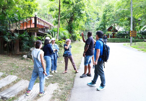 ภาพกิจกรรม  คณะวิทยาศาสตร์และเทคโนโลยี นำอาจารย์และนักศึกษาจาก Georgia Gwinnett College ประเทศสหรัฐอเมริกา ศึกษาดูงาน