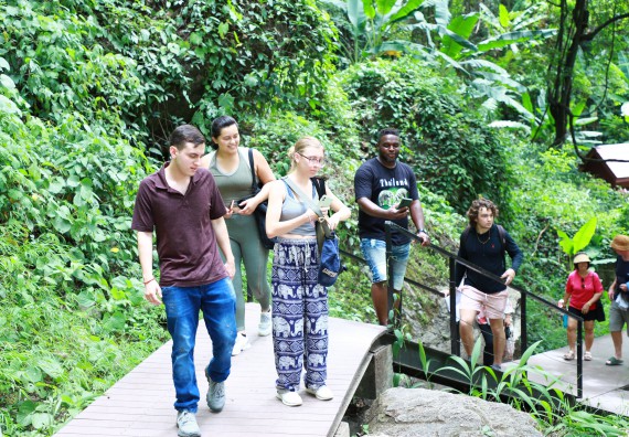 ภาพกิจกรรม  คณะวิทยาศาสตร์และเทคโนโลยี นำอาจารย์และนักศึกษาจาก Georgia Gwinnett College ประเทศสหรัฐอเมริกา ศึกษาดูงาน