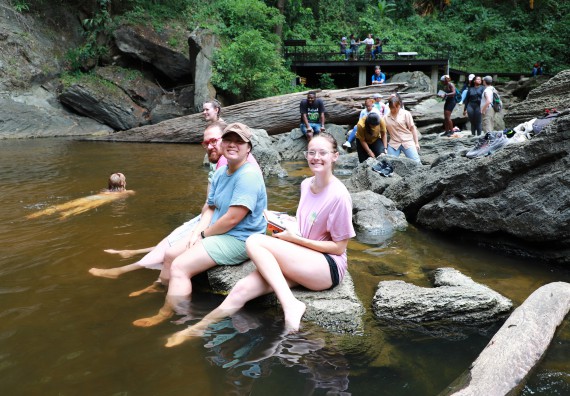 ภาพกิจกรรม  คณะวิทยาศาสตร์และเทคโนโลยี นำอาจารย์และนักศึกษาจาก Georgia Gwinnett College ประเทศสหรัฐอเมริกา ศึกษาดูงาน