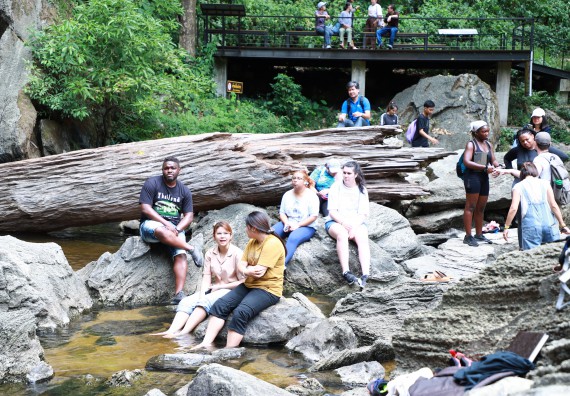 ภาพกิจกรรม  คณะวิทยาศาสตร์และเทคโนโลยี นำอาจารย์และนักศึกษาจาก Georgia Gwinnett College ประเทศสหรัฐอเมริกา ศึกษาดูงาน