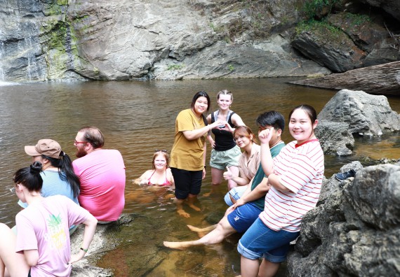 ภาพกิจกรรม  คณะวิทยาศาสตร์และเทคโนโลยี นำอาจารย์และนักศึกษาจาก Georgia Gwinnett College ประเทศสหรัฐอเมริกา ศึกษาดูงาน