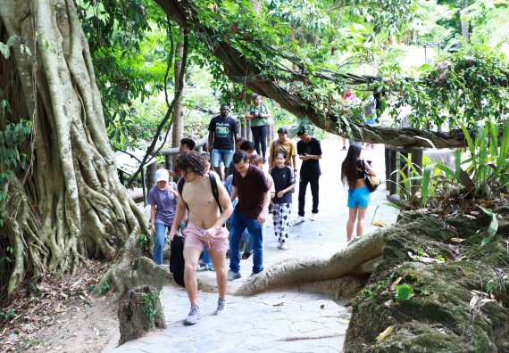 ภาพกิจกรรม  คณะวิทยาศาสตร์และเทคโนโลยี นำอาจารย์และนักศึกษาจาก Georgia Gwinnett College ประเทศสหรัฐอเมริกา ศึกษาดูงาน