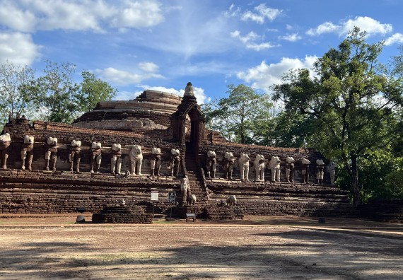ภาพกิจกรรม  คณะวิทยาศาสตร์และเทคโนโลยี นำอาจารย์และบุคลากรมหาวิทยาลัยราชภัฏกำแพงเพชร และ มหาวิทยาลัยแห่งชาติลาว เยี่ยมชมอุทยานประวัติศาสตร์กำแพงเพชร