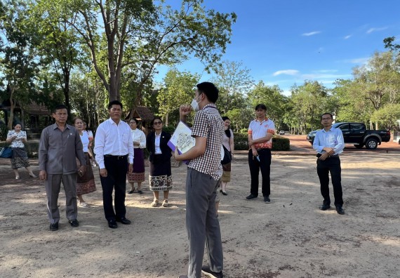 ภาพกิจกรรม  คณะวิทยาศาสตร์และเทคโนโลยี นำอาจารย์และบุคลากรมหาวิทยาลัยราชภัฏกำแพงเพชร และ มหาวิทยาลัยแห่งชาติลาว เยี่ยมชมอุทยานประวัติศาสตร์กำแพงเพชร