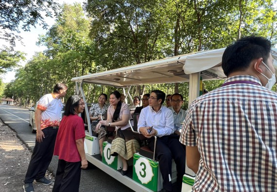 ภาพกิจกรรม  คณะวิทยาศาสตร์และเทคโนโลยี นำอาจารย์และบุคลากรมหาวิทยาลัยราชภัฏกำแพงเพชร และ มหาวิทยาลัยแห่งชาติลาว เยี่ยมชมอุทยานประวัติศาสตร์กำแพงเพชร