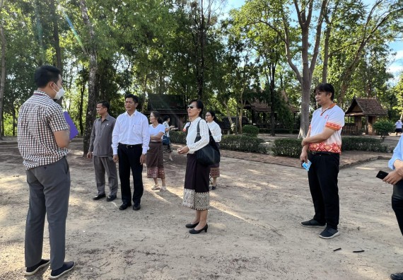 ภาพกิจกรรม  คณะวิทยาศาสตร์และเทคโนโลยี นำอาจารย์และบุคลากรมหาวิทยาลัยราชภัฏกำแพงเพชร และ มหาวิทยาลัยแห่งชาติลาว เยี่ยมชมอุทยานประวัติศาสตร์กำแพงเพชร
