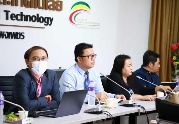 ภาพกิจกรรม  มหาวิทยาลัยราชภัฏกำแพงเพชร ตรวจสอบการดำเนินงานโครงการพัฒนาคุณภาพชีวิตและยกระดับรายได้ให้กับชุมชนฐานราก ประจำปีงบประมาณ 2565