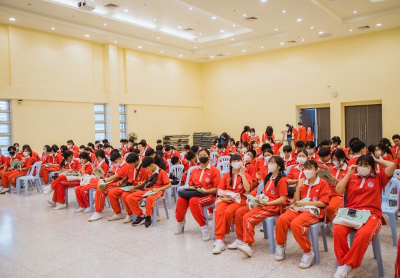 ภาพกิจกรรม   คณะวิทยาศาสตร์และเทคโนโลยี มหาวิทยาลัยราชภัฏกำแพงเพชร ร่วมกับโรงเรียนกำแพงเพชรพิทยาคม จัดโครงการค่ายวิทยาศาสตร์นักเรียนห้องเรียนพิเศษ