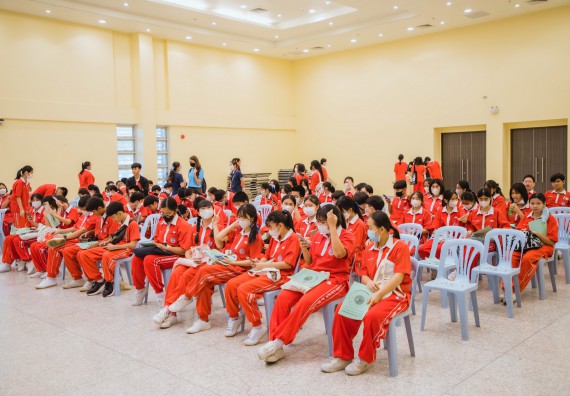 ภาพกิจกรรม   คณะวิทยาศาสตร์และเทคโนโลยี มหาวิทยาลัยราชภัฏกำแพงเพชร ร่วมกับโรงเรียนกำแพงเพชรพิทยาคม จัดโครงการค่ายวิทยาศาสตร์นักเรียนห้องเรียนพิเศษ