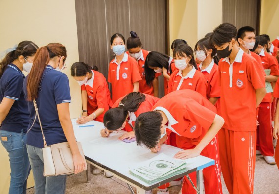 ภาพกิจกรรม   คณะวิทยาศาสตร์และเทคโนโลยี มหาวิทยาลัยราชภัฏกำแพงเพชร ร่วมกับโรงเรียนกำแพงเพชรพิทยาคม จัดโครงการค่ายวิทยาศาสตร์นักเรียนห้องเรียนพิเศษ