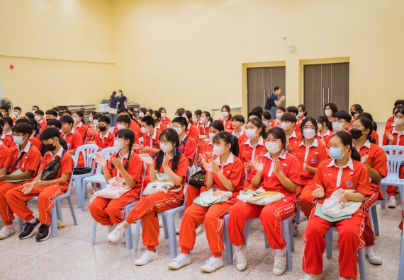 ภาพกิจกรรม   คณะวิทยาศาสตร์และเทคโนโลยี มหาวิทยาลัยราชภัฏกำแพงเพชร ร่วมกับโรงเรียนกำแพงเพชรพิทยาคม จัดโครงการค่ายวิทยาศาสตร์นักเรียนห้องเรียนพิเศษ