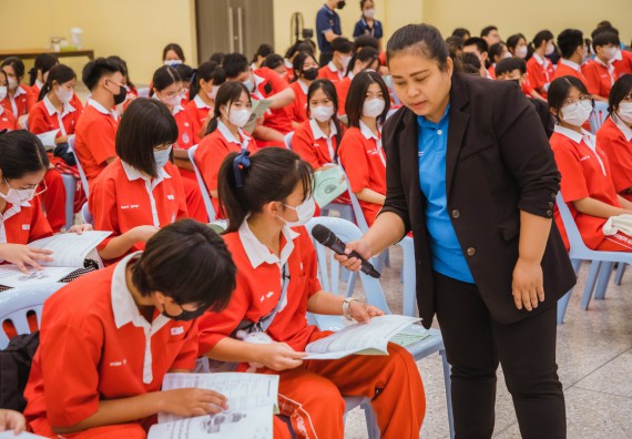 ภาพกิจกรรม   คณะวิทยาศาสตร์และเทคโนโลยี มหาวิทยาลัยราชภัฏกำแพงเพชร ร่วมกับโรงเรียนกำแพงเพชรพิทยาคม จัดโครงการค่ายวิทยาศาสตร์นักเรียนห้องเรียนพิเศษ