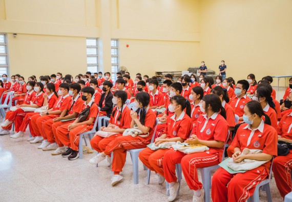 ภาพกิจกรรม   คณะวิทยาศาสตร์และเทคโนโลยี มหาวิทยาลัยราชภัฏกำแพงเพชร ร่วมกับโรงเรียนกำแพงเพชรพิทยาคม จัดโครงการค่ายวิทยาศาสตร์นักเรียนห้องเรียนพิเศษ