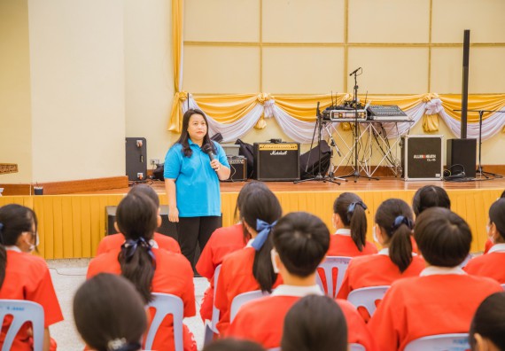 ภาพกิจกรรม   คณะวิทยาศาสตร์และเทคโนโลยี มหาวิทยาลัยราชภัฏกำแพงเพชร ร่วมกับโรงเรียนกำแพงเพชรพิทยาคม จัดโครงการค่ายวิทยาศาสตร์นักเรียนห้องเรียนพิเศษ