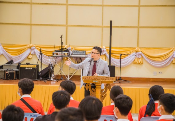 ภาพกิจกรรม   คณะวิทยาศาสตร์และเทคโนโลยี มหาวิทยาลัยราชภัฏกำแพงเพชร ร่วมกับโรงเรียนกำแพงเพชรพิทยาคม จัดโครงการค่ายวิทยาศาสตร์นักเรียนห้องเรียนพิเศษ