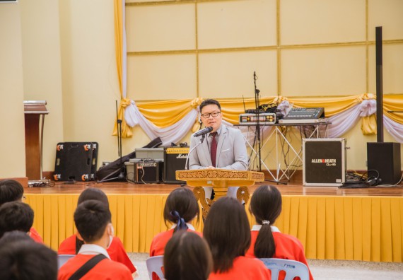 ภาพกิจกรรม   คณะวิทยาศาสตร์และเทคโนโลยี มหาวิทยาลัยราชภัฏกำแพงเพชร ร่วมกับโรงเรียนกำแพงเพชรพิทยาคม จัดโครงการค่ายวิทยาศาสตร์นักเรียนห้องเรียนพิเศษ