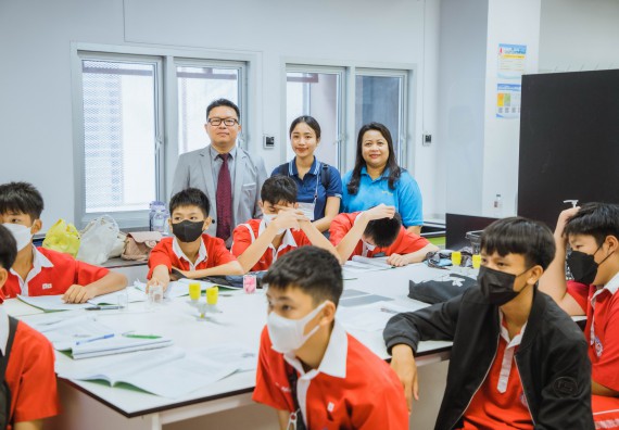 ภาพกิจกรรม   คณะวิทยาศาสตร์และเทคโนโลยี มหาวิทยาลัยราชภัฏกำแพงเพชร ร่วมกับโรงเรียนกำแพงเพชรพิทยาคม จัดโครงการค่ายวิทยาศาสตร์นักเรียนห้องเรียนพิเศษ