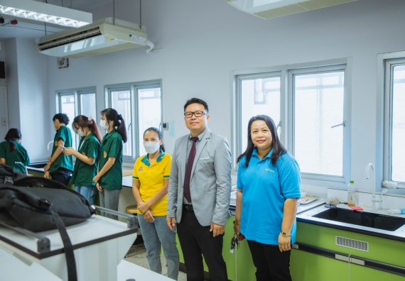 ภาพกิจกรรม   คณะวิทยาศาสตร์และเทคโนโลยี มหาวิทยาลัยราชภัฏกำแพงเพชร ร่วมกับโรงเรียนกำแพงเพชรพิทยาคม จัดโครงการค่ายวิทยาศาสตร์นักเรียนห้องเรียนพิเศษ