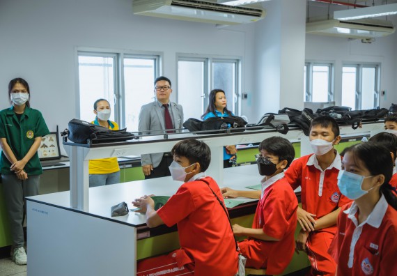 ภาพกิจกรรม   คณะวิทยาศาสตร์และเทคโนโลยี มหาวิทยาลัยราชภัฏกำแพงเพชร ร่วมกับโรงเรียนกำแพงเพชรพิทยาคม จัดโครงการค่ายวิทยาศาสตร์นักเรียนห้องเรียนพิเศษ