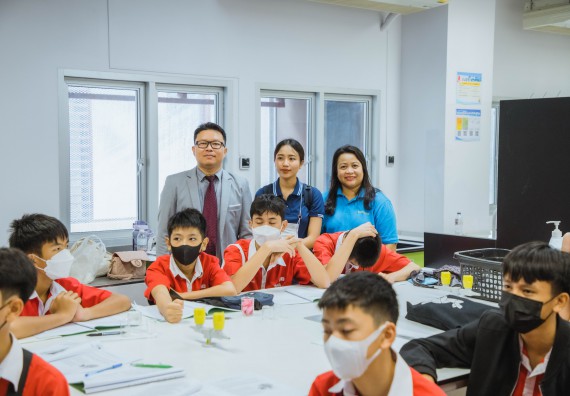 ภาพกิจกรรม   คณะวิทยาศาสตร์และเทคโนโลยี มหาวิทยาลัยราชภัฏกำแพงเพชร ร่วมกับโรงเรียนกำแพงเพชรพิทยาคม จัดโครงการค่ายวิทยาศาสตร์นักเรียนห้องเรียนพิเศษ