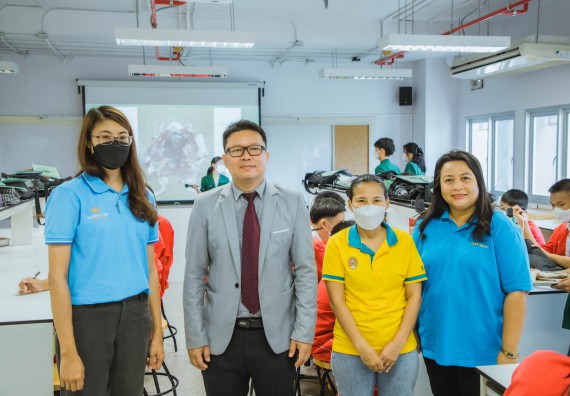 ภาพกิจกรรม   คณะวิทยาศาสตร์และเทคโนโลยี มหาวิทยาลัยราชภัฏกำแพงเพชร ร่วมกับโรงเรียนกำแพงเพชรพิทยาคม จัดโครงการค่ายวิทยาศาสตร์นักเรียนห้องเรียนพิเศษ