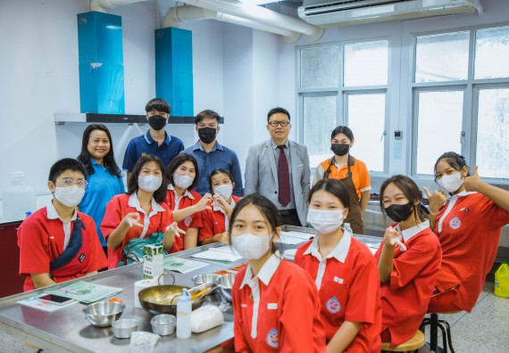 ภาพกิจกรรม   คณะวิทยาศาสตร์และเทคโนโลยี มหาวิทยาลัยราชภัฏกำแพงเพชร ร่วมกับโรงเรียนกำแพงเพชรพิทยาคม จัดโครงการค่ายวิทยาศาสตร์นักเรียนห้องเรียนพิเศษ