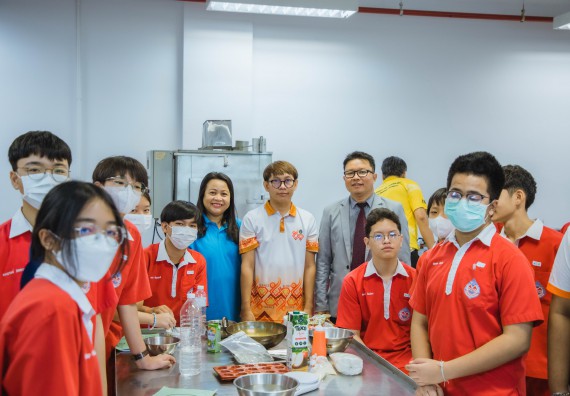 ภาพกิจกรรม   คณะวิทยาศาสตร์และเทคโนโลยี มหาวิทยาลัยราชภัฏกำแพงเพชร ร่วมกับโรงเรียนกำแพงเพชรพิทยาคม จัดโครงการค่ายวิทยาศาสตร์นักเรียนห้องเรียนพิเศษ