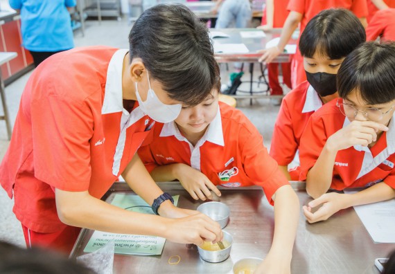 ภาพกิจกรรม   คณะวิทยาศาสตร์และเทคโนโลยี มหาวิทยาลัยราชภัฏกำแพงเพชร ร่วมกับโรงเรียนกำแพงเพชรพิทยาคม จัดโครงการค่ายวิทยาศาสตร์นักเรียนห้องเรียนพิเศษ